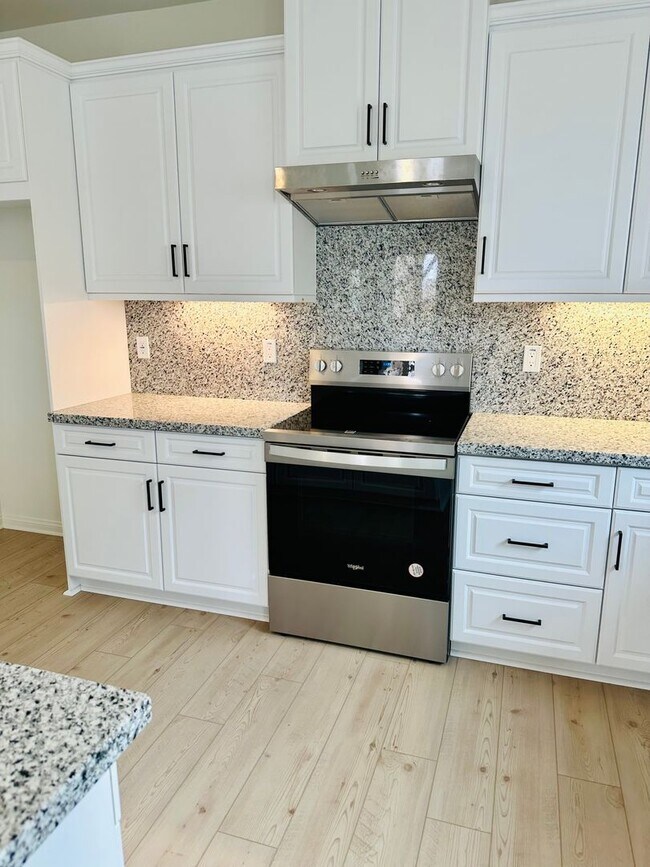 Building Photo - Charming 3-Bedroom Home for Lease in The P...