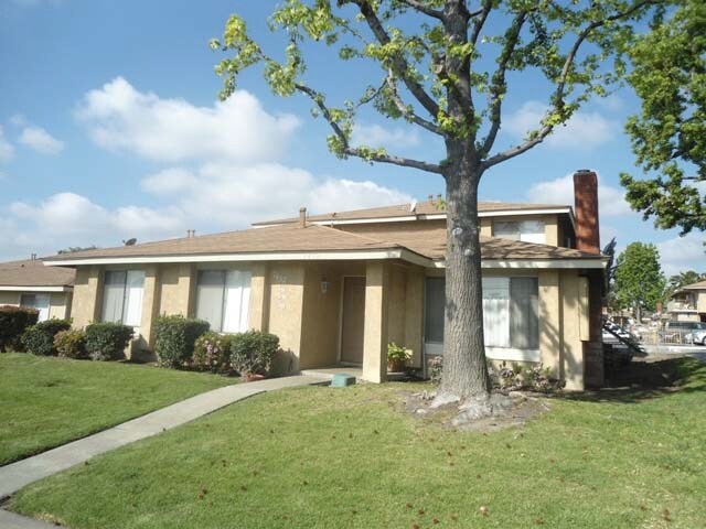Primary Photo - 7432 Carnelian St