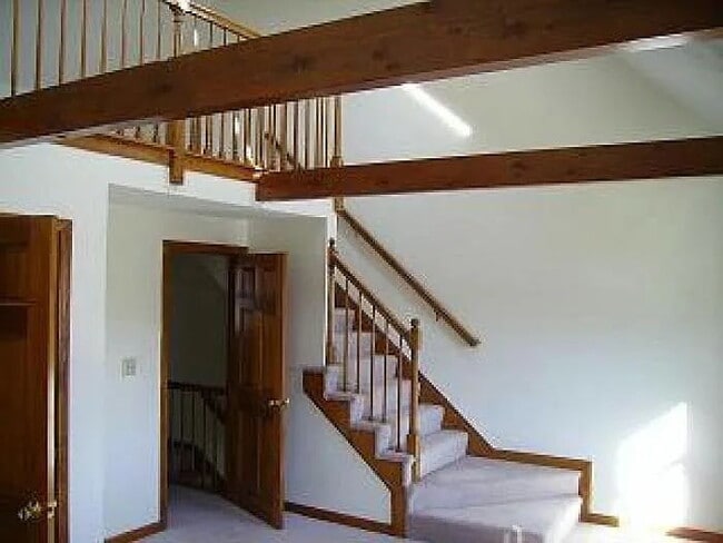Foto del edificio - 3 bed 1/5 bath Townhome available 8/15/25