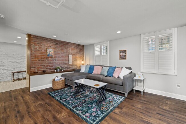 Foto del edificio - 4600 McPherson Ave