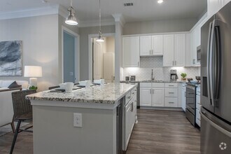 2 BR, 2 BA - 990 SF - 2111 Austin Apartments