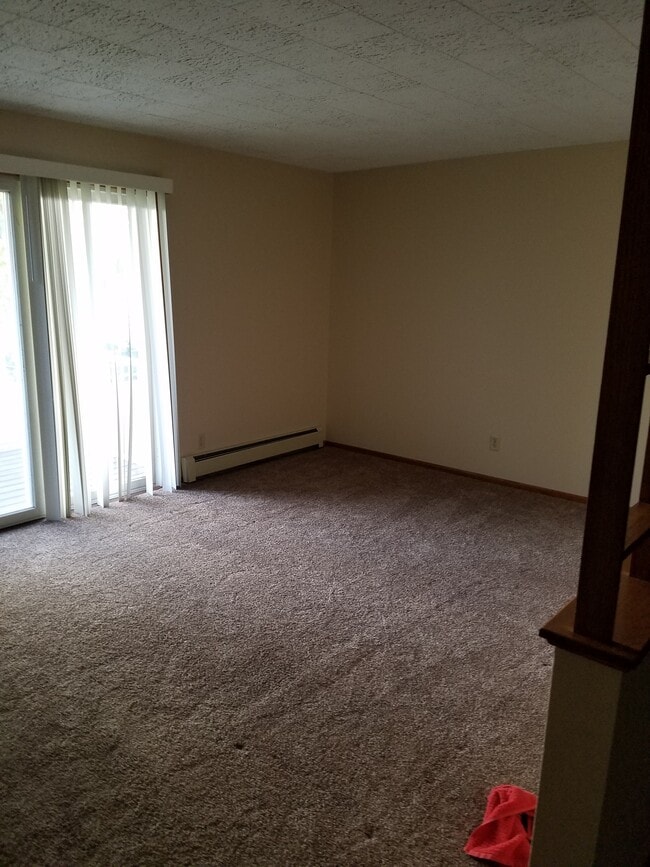 1631 Olive Dr, Aberdeen, SD 57401 Apartments in Aberdeen, SD