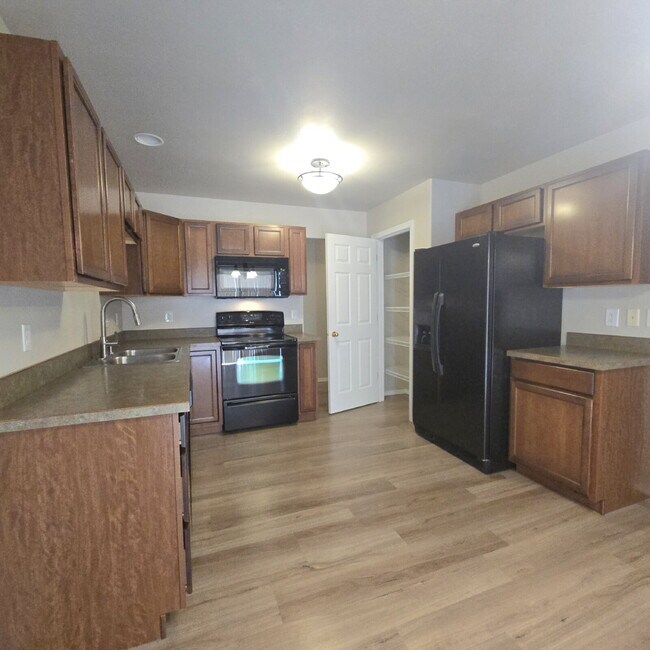Building Photo - 114 Barron Way