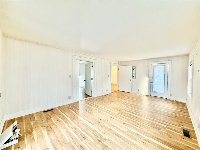 Building Photo - 23 Gardner Ave