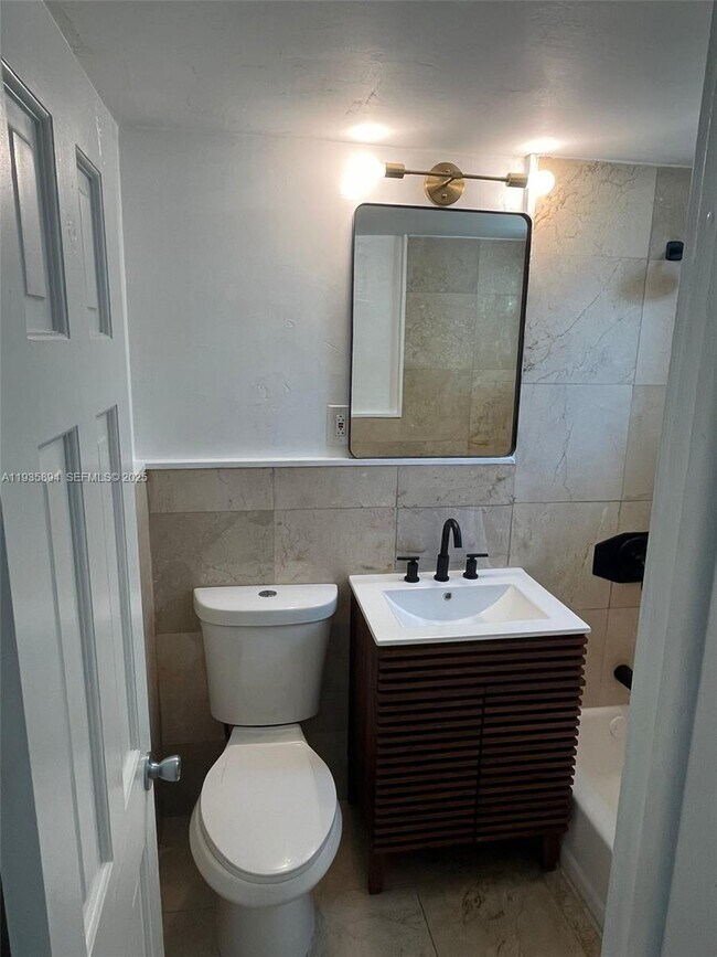 Building Photo - 551 NE 62nd St