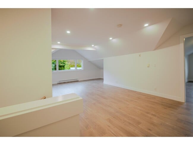 Building Photo - 12317 Beecher St