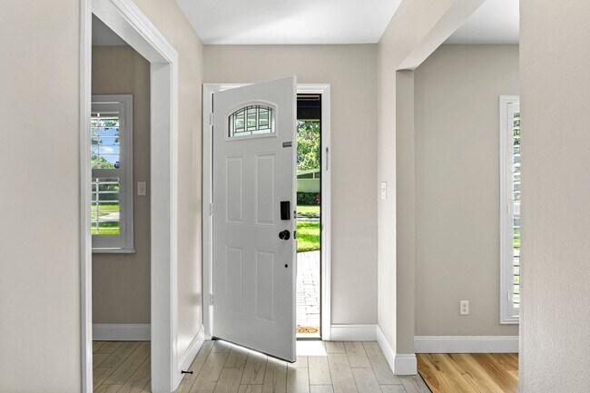 Building Photo - Renovated Winter Park Pines Home for Lease