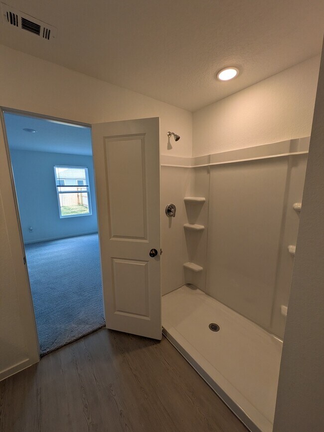 Building Photo - 8535 Willow Bend