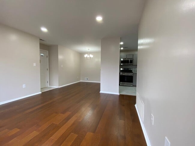 Building Photo - 94 Quince Ct