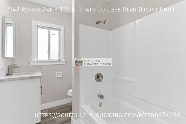 Foto del edificio - 2348 Revere Ave