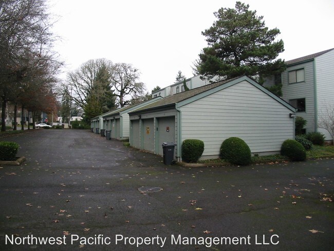 Building Photo - 3542 Halifax Square SE