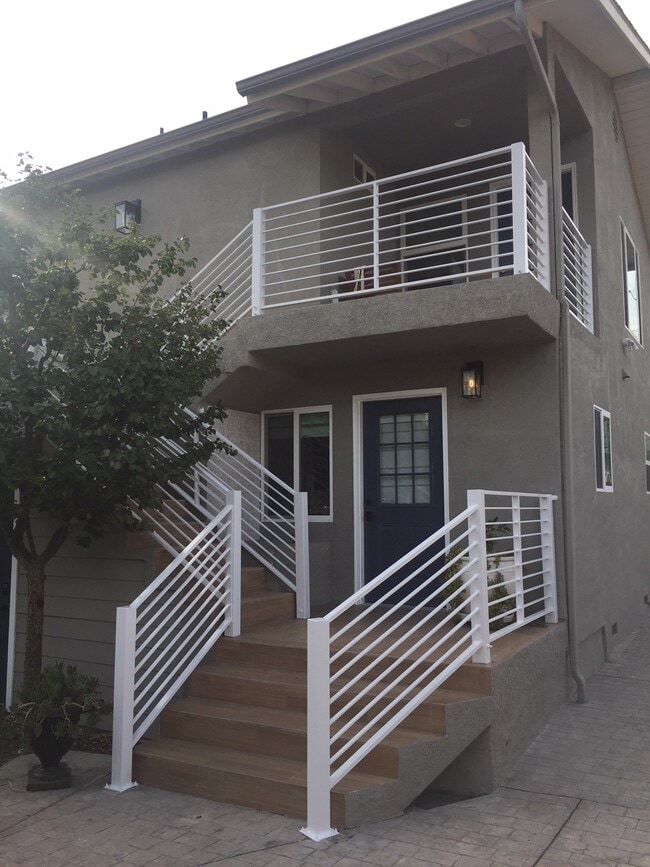 Building Photo - 340 N La Fayette Park Pl