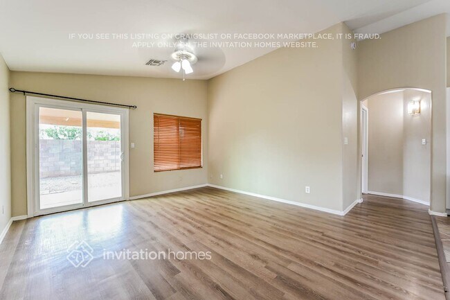 Foto del edificio - 15021 N Gil Balcome Ct