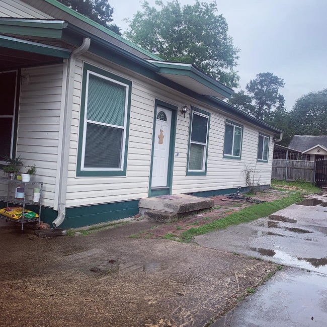 Photo - 2324 Peppermill Rd House