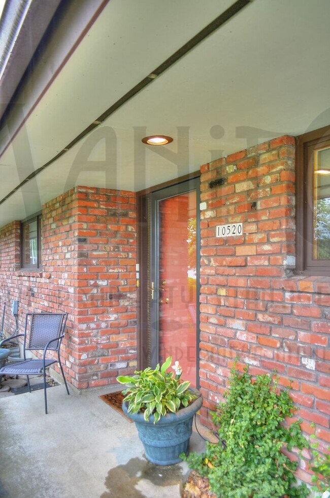 Foto del edificio - E Dean Avenue Duplex