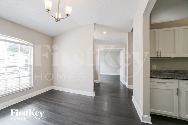 Building Photo - 9812 Cristina Dr