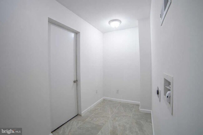 Foto del edificio - 104 S 62nd St