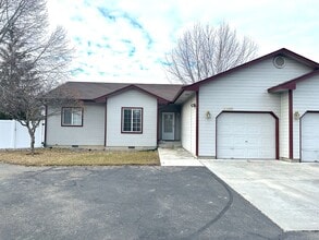 Building Photo - 4295 W Alpine St