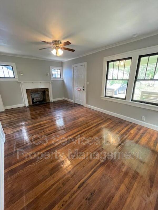 Foto del edificio - 5842 Euclid Ave E