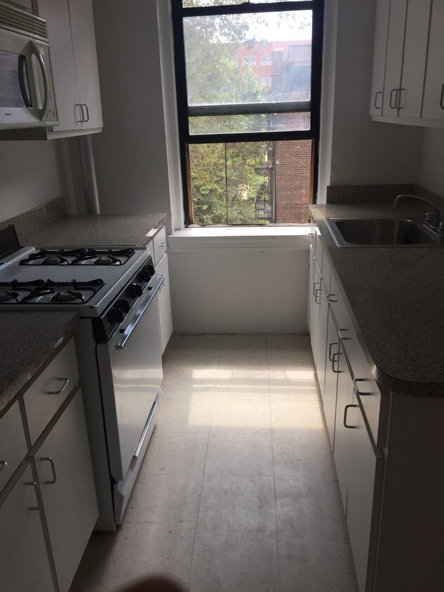 Foto principal - 43-05 47th St