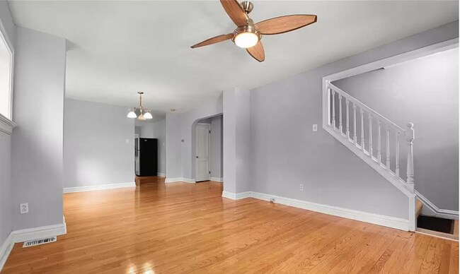 Building Photo - 2217 Oregon Ave