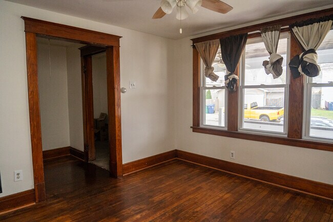 Building Photo - 138 Garfield St