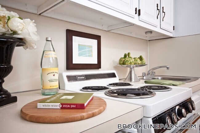 Foto del edificio - 1223 Beacon St