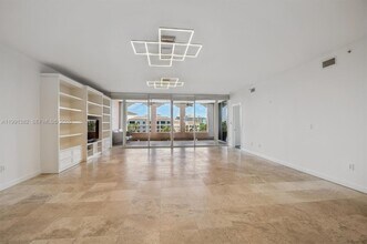 Building Photo - 733 Crandon Blvd