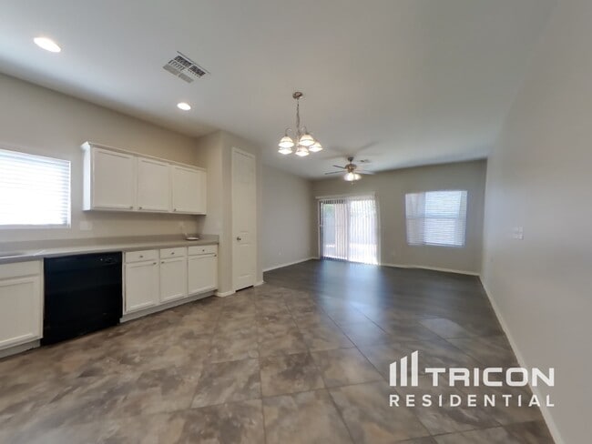 Building Photo - 15409 W Cameron Dr