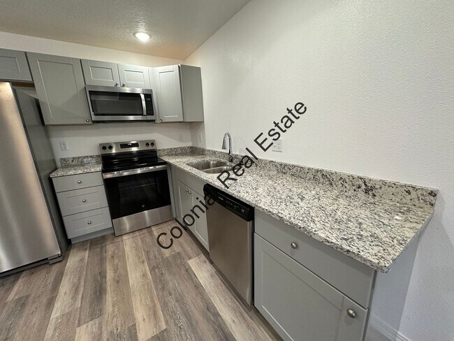 Foto del edificio - 2518 E 14th St