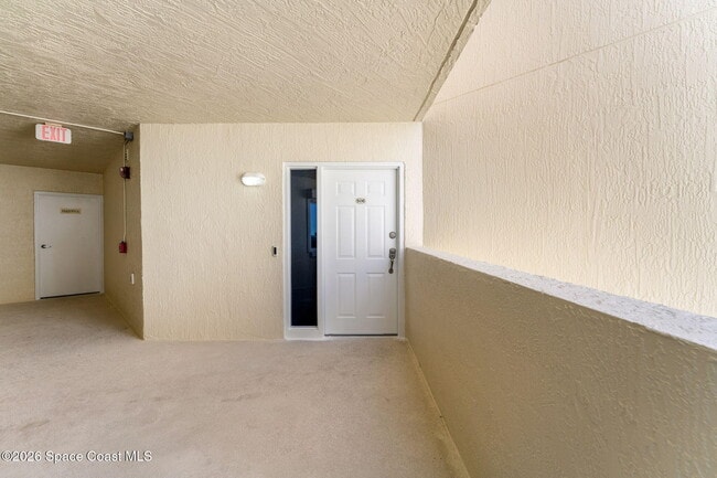 Building Photo - 925 N Hwy A1A