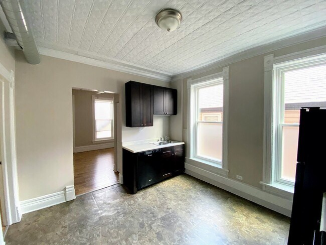Foto del edificio - 1744 W 18th Pl