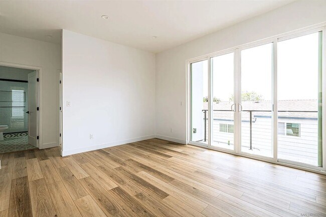 Foto del edificio - 2945 B. St