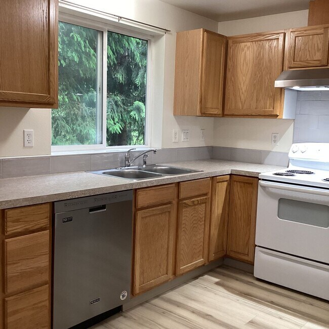 Foto del edificio - Spacious 3 bedroom townhome on cul-de-sac