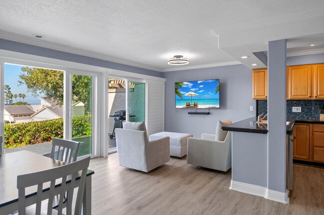 Building Photo - 257 Avenida Adobe