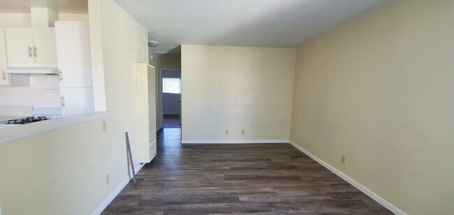 Building Photo - 114 N Huntington Dr