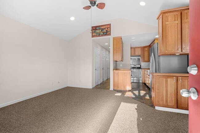 Foto del edificio - Darling cottage nestled in the woods near Holiday Market in Pleasant Valley!