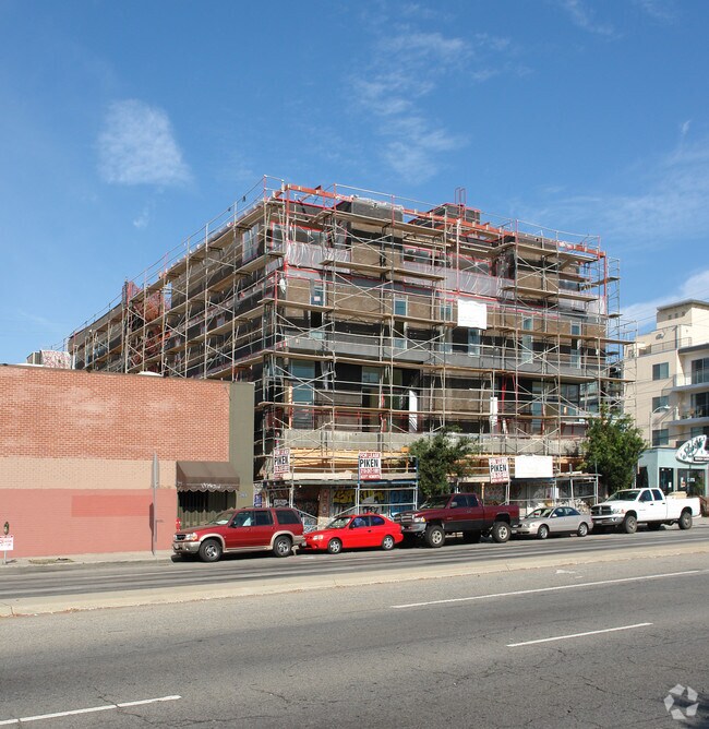 Cherokee Studios Apartments in Los Angeles, CA