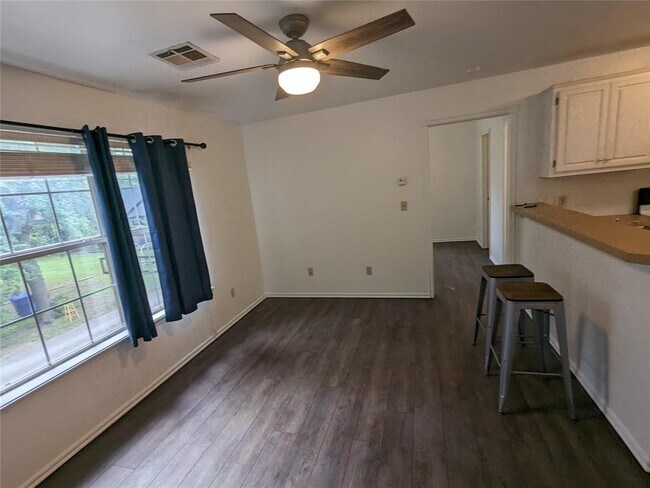 Foto del edificio - 420 W Comanche St