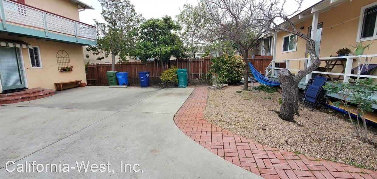 Building Photo - 2 br, 2 bath House - 1120 Peach St.