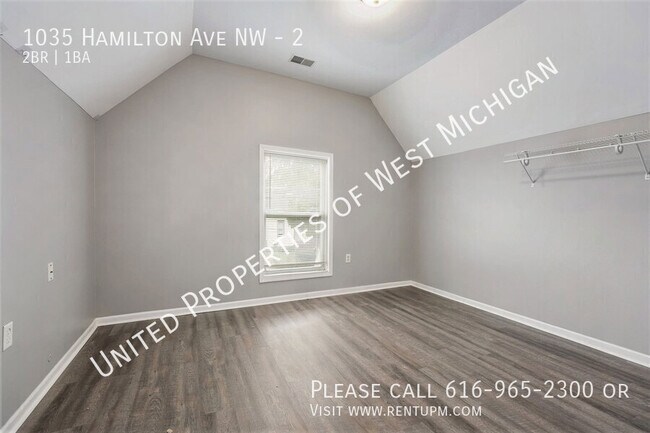 Building Photo - Available now| 2 Bedroom, 1 Bath Upper Lev...