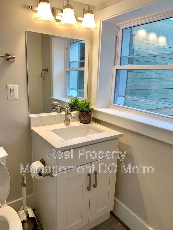 Foto del edificio - 4434 Kansas Ave NW