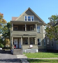 Building Photo - 833 Sumner Ave