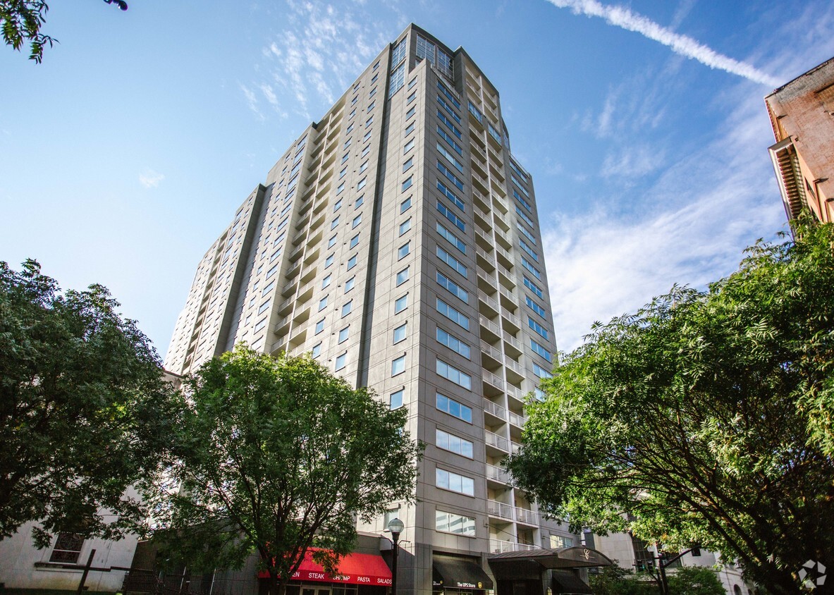 Cumberland on Church Apartments 555 Church St Nashville, TN