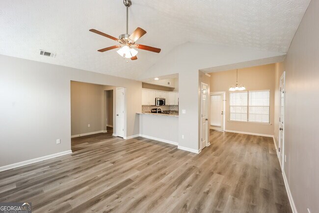 Building Photo - 186 Nicki Ct