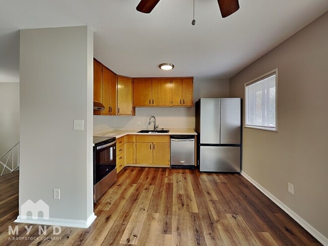 Foto del edificio - 2911 N Gresham Rd