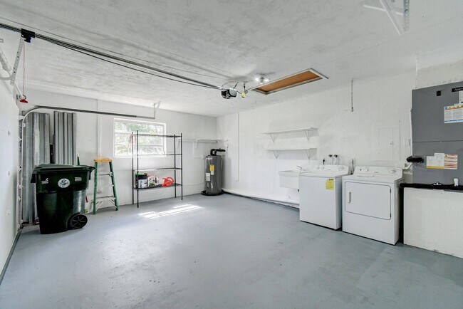 Foto del edificio - 230 NE 28th St
