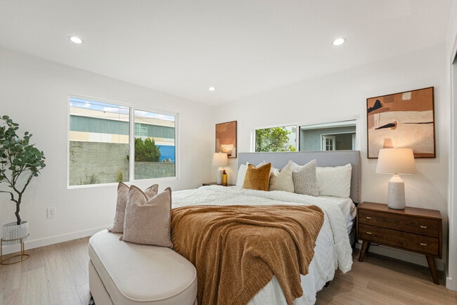 Photo - Charming Remodeled Craftsman w/ Modern Finishes in LA House