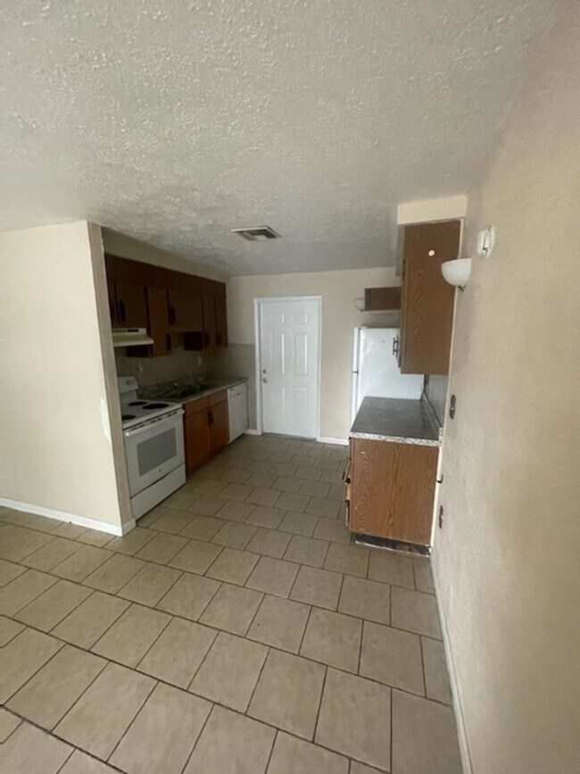 Foto del edificio - Two bedroom one bath - Ft Meade