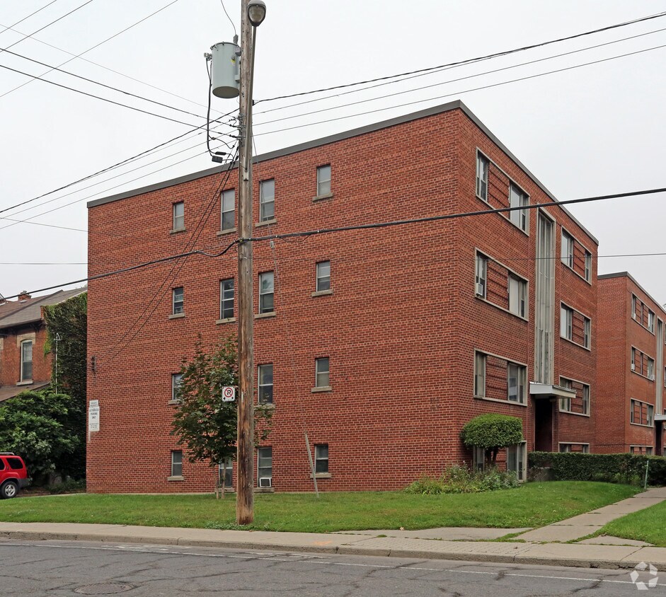 Claremount Court Apartments 143 Stinson St Hamilton, ON
